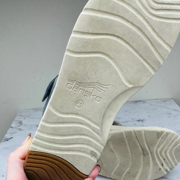 Dansko Cece Gray Leather Thong Sandal Women’s Size 9.5 - Picture 8 of 10